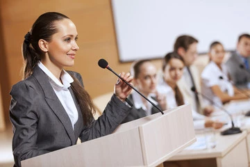 4 Body Language Techniques That Will Improve Your Public Speaking